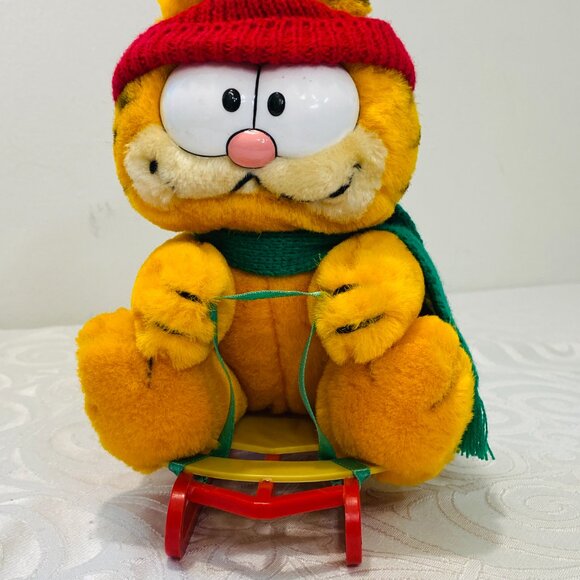 Vntg GARFIELD TAKES THE MOUNTAIN On Red Sled Dakin 1981 Christmas 9" Plush EUC - Picture 2 of 8